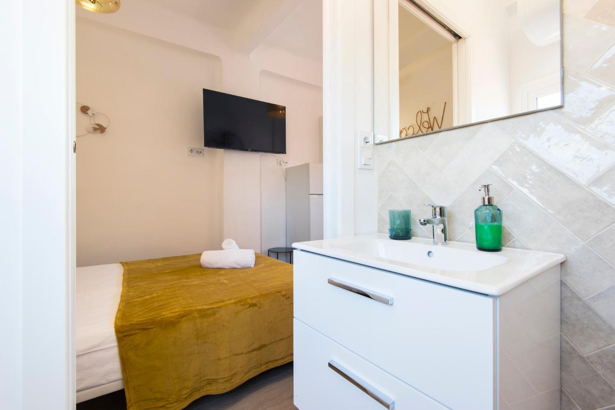 New For Couples Center Tour * Malaga